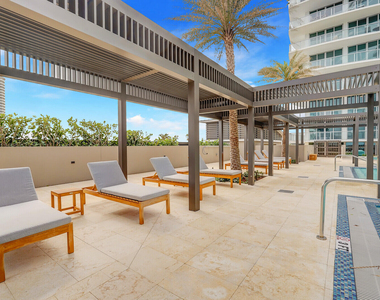 3100 N Ocean Drive - Photo Thumbnail 5