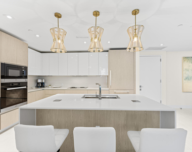 3100 N Ocean Drive - Photo Thumbnail 12
