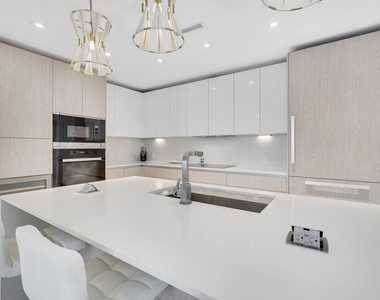 3100 N Ocean Drive - Photo Thumbnail 10