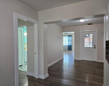 330 Barraclough Street - Photo Thumbnail 7