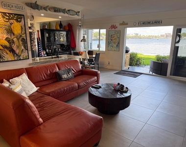 1201 S Riverside Drive - Photo Thumbnail 1