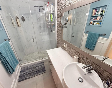 1201 S Riverside Drive - Photo Thumbnail 7