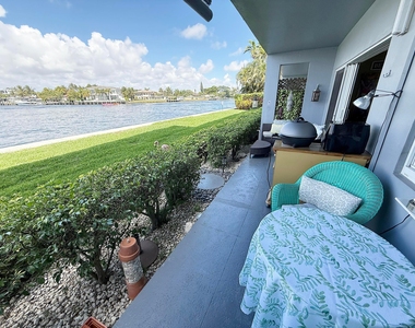 1201 S Riverside Drive - Photo Thumbnail 11