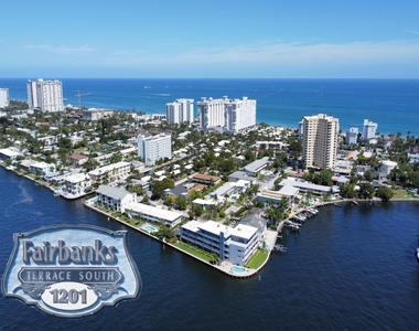 1201 S Riverside Drive - Photo Thumbnail 13