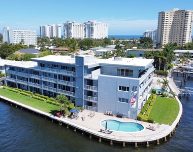 1201 S Riverside Drive - Photo Thumbnail 14
