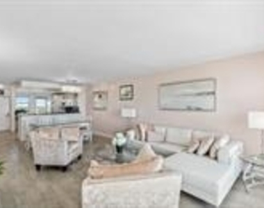 750 N Ocean Boulevard - Photo Thumbnail 8