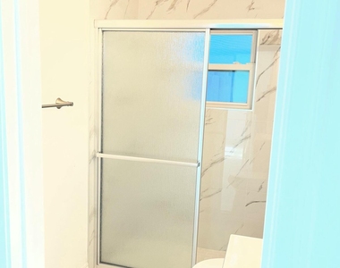 1108 Ne 16th Terrace - Photo Thumbnail 4