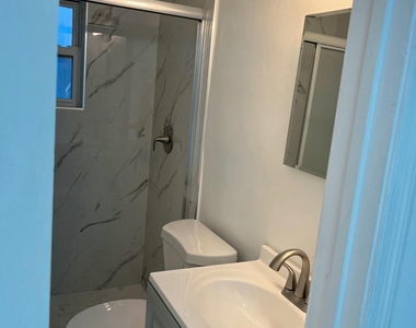 1108 Ne 16th Terrace - Photo Thumbnail 5