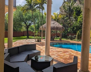6301 Sw 58th Court - Photo Thumbnail 4