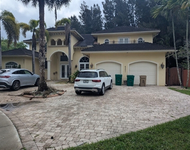 6301 Sw 58th Court - Photo Thumbnail 1