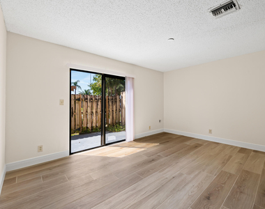 3281 E Golf Boulevard - Photo Thumbnail 5