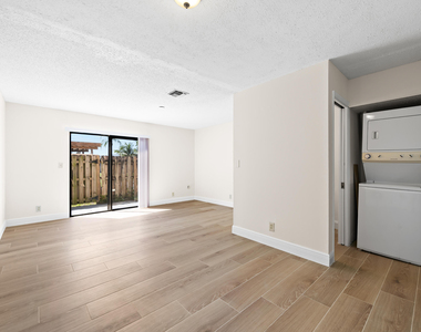 3281 E Golf Boulevard - Photo Thumbnail 7