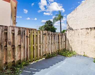 3281 E Golf Boulevard - Photo Thumbnail 18