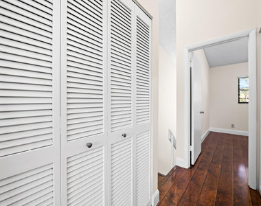 3281 E Golf Boulevard - Photo Thumbnail 14