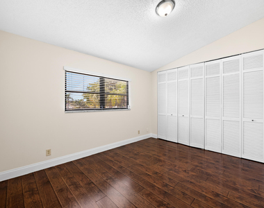 3281 E Golf Boulevard - Photo Thumbnail 15