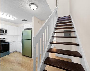 3281 E Golf Boulevard - Photo Thumbnail 10