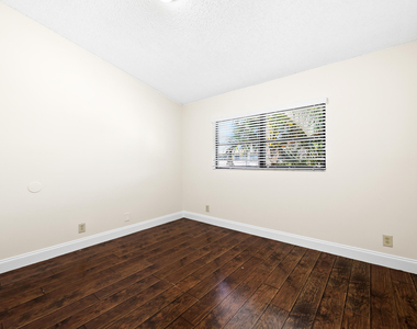 3281 E Golf Boulevard - Photo Thumbnail 11
