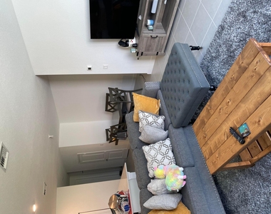 410 Se Crossoak Lane - Photo Thumbnail 18