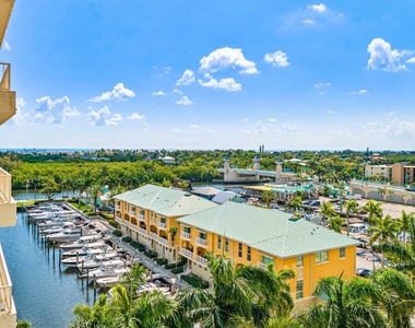 700 E Boynton Beach Boulevard - Photo Thumbnail 2