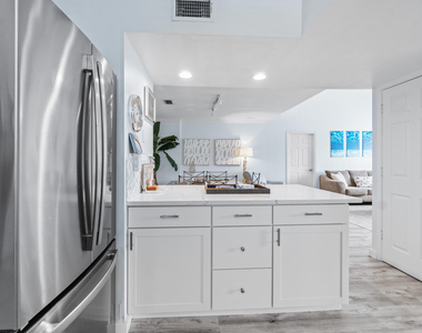 470 Bella Vista Court N - Photo Thumbnail 11