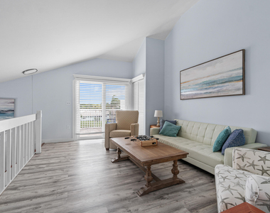 470 Bella Vista Court N - Photo Thumbnail 17