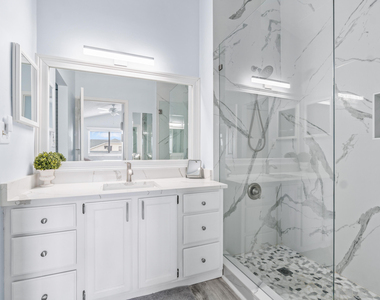 470 Bella Vista Court N - Photo Thumbnail 16