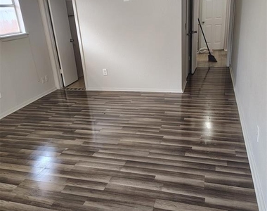 8717 Saint George Way - Photo Thumbnail 5
