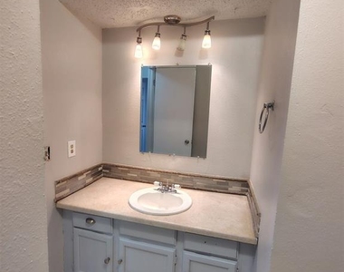 8717 Saint George Way - Photo Thumbnail 9