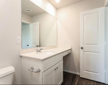 2103 Crimson Lake Boulevard - Photo Thumbnail 6