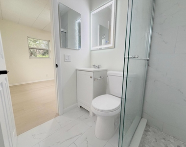 1713 Florida Avenue - Photo Thumbnail 3