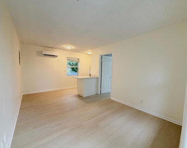 1713 Florida Avenue - Photo Thumbnail 2