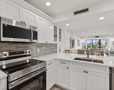 301 S Seas Drive - Photo Thumbnail 8
