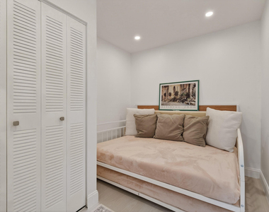 301 S Seas Drive - Photo Thumbnail 21
