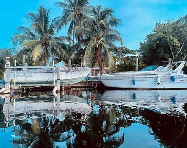 301 S Seas Drive - Photo Thumbnail 38