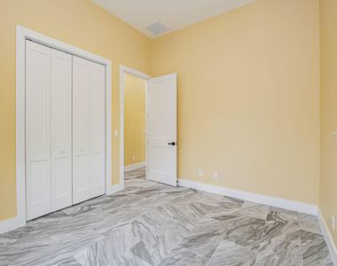 12906 83rd Avenue - Photo Thumbnail 22