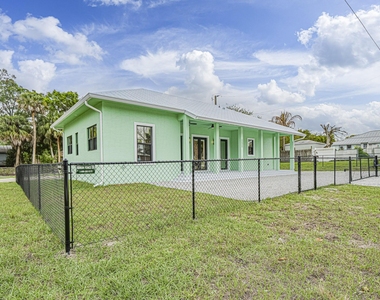 12906 83rd Avenue - Photo Thumbnail 4