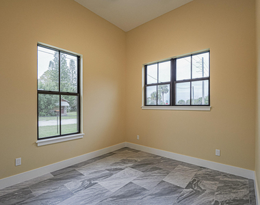 12906 83rd Avenue - Photo Thumbnail 29
