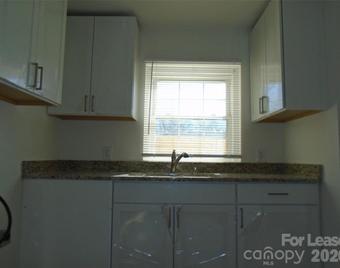 1111 Belmont Avenue - Photo Thumbnail 5