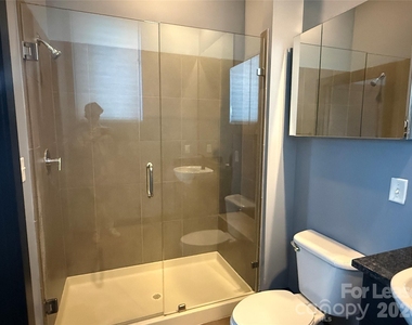 333 W Trade Street - Photo Thumbnail 9