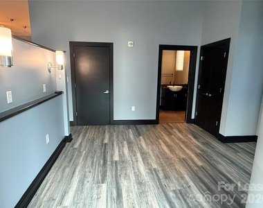 333 W Trade Street - Photo Thumbnail 6