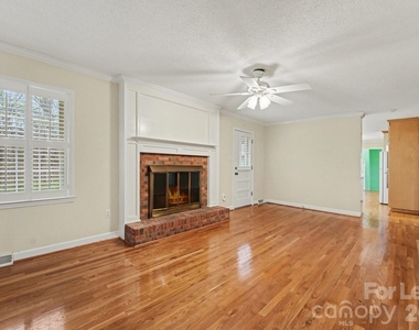 11002 Harrisburg Road - Photo Thumbnail 2