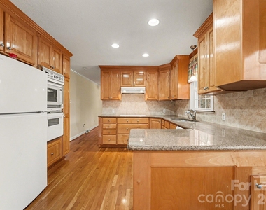 11002 Harrisburg Road - Photo Thumbnail 3