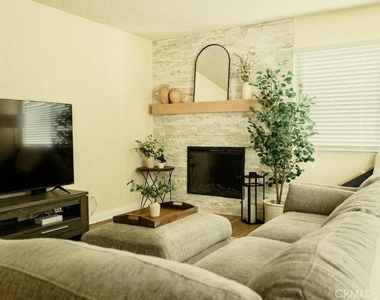 218 Newcastle Avenue - Photo Thumbnail 5