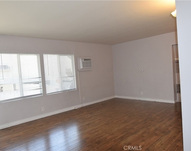 317 Providencia Avenue - Photo Thumbnail 2