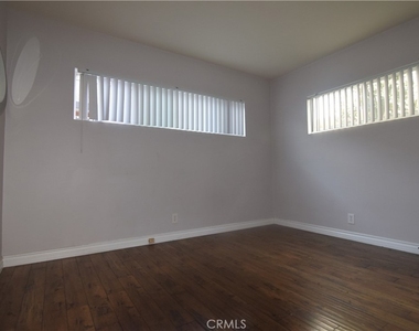 317 Providencia Avenue - Photo Thumbnail 8