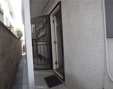 317 Providencia Avenue - Photo Thumbnail 5