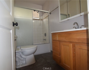 317 Providencia Avenue - Photo Thumbnail 9