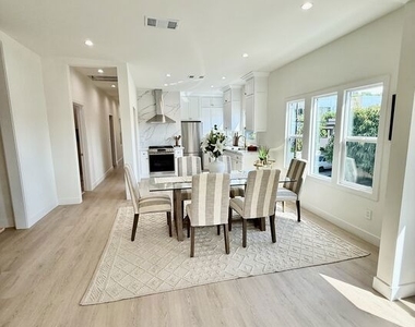 900 N Alfred Street - Photo Thumbnail 5
