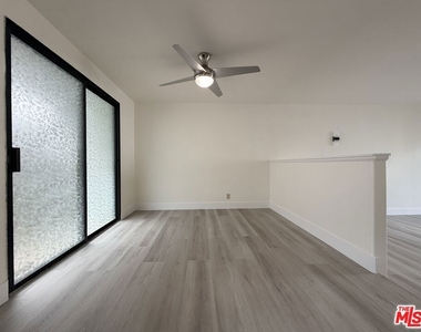 31 Eastern Avenue - Photo Thumbnail 10