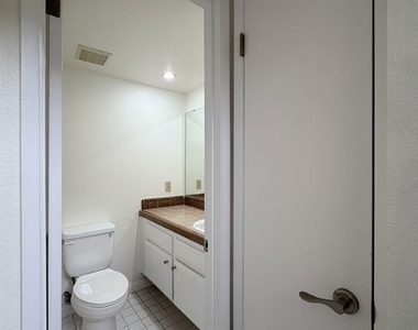 31 Eastern Avenue - Photo Thumbnail 17